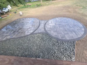 steel edging with paver patio landscaping